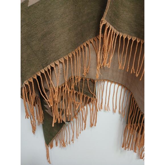 Reversible Aztec Cape Western Southwestern One Size Fits All Khaki Green Soft - Picture 9 of 16